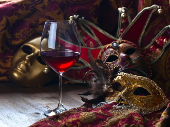 Curiosità sul Carnevale: maschere, tradizioni e vini da scoprire