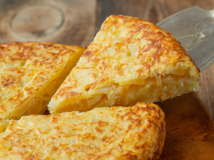 Frittata di maccheroni e vino: l’abbinamento perfetto