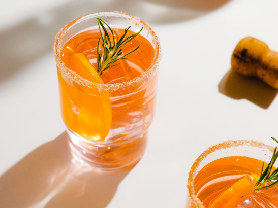 Cocktail a base di vino: ricette creative per i tuoi aperitivi primaverili