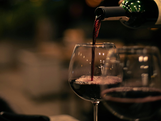 Vini rossi e comfort food: gli abbinamenti perfetti per l’autunno