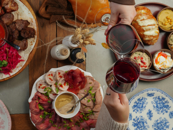 Comfort food italiano e vino rosso: lasagne, zuppe, brasati